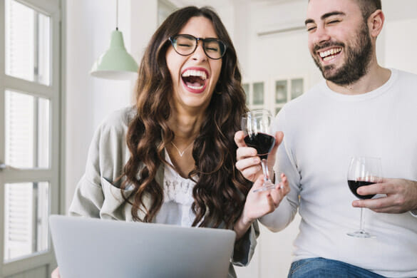 port macquarie couple on laptop